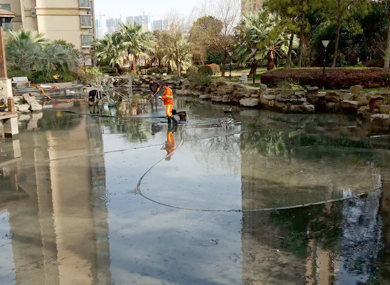 环江景观池淤泥清理