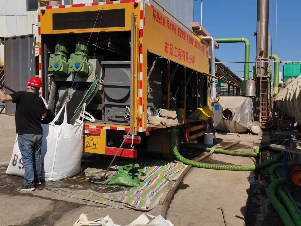 环江淤泥压干处理